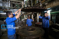 اختلافات حقوقی بانک پاسارگاد و لوله سازی اهواز منجر به توقف تولید نشود