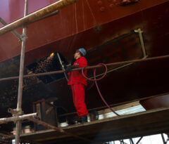 پیشرفت ۸۰ درصدی طرح ترمیم اسکله‌های بندر امام خمینی(ره)